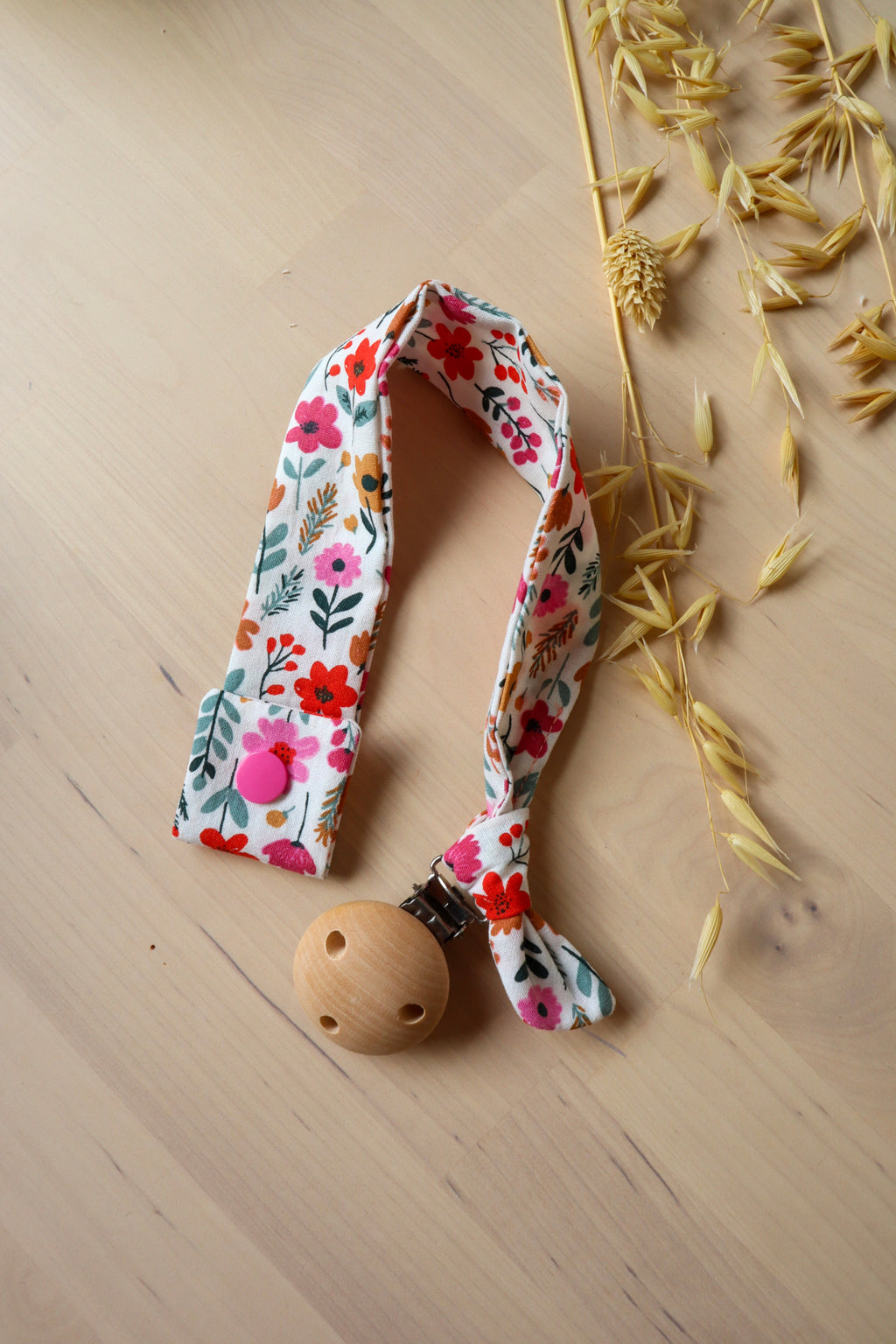 Attache sucette idée cadeau de naissance