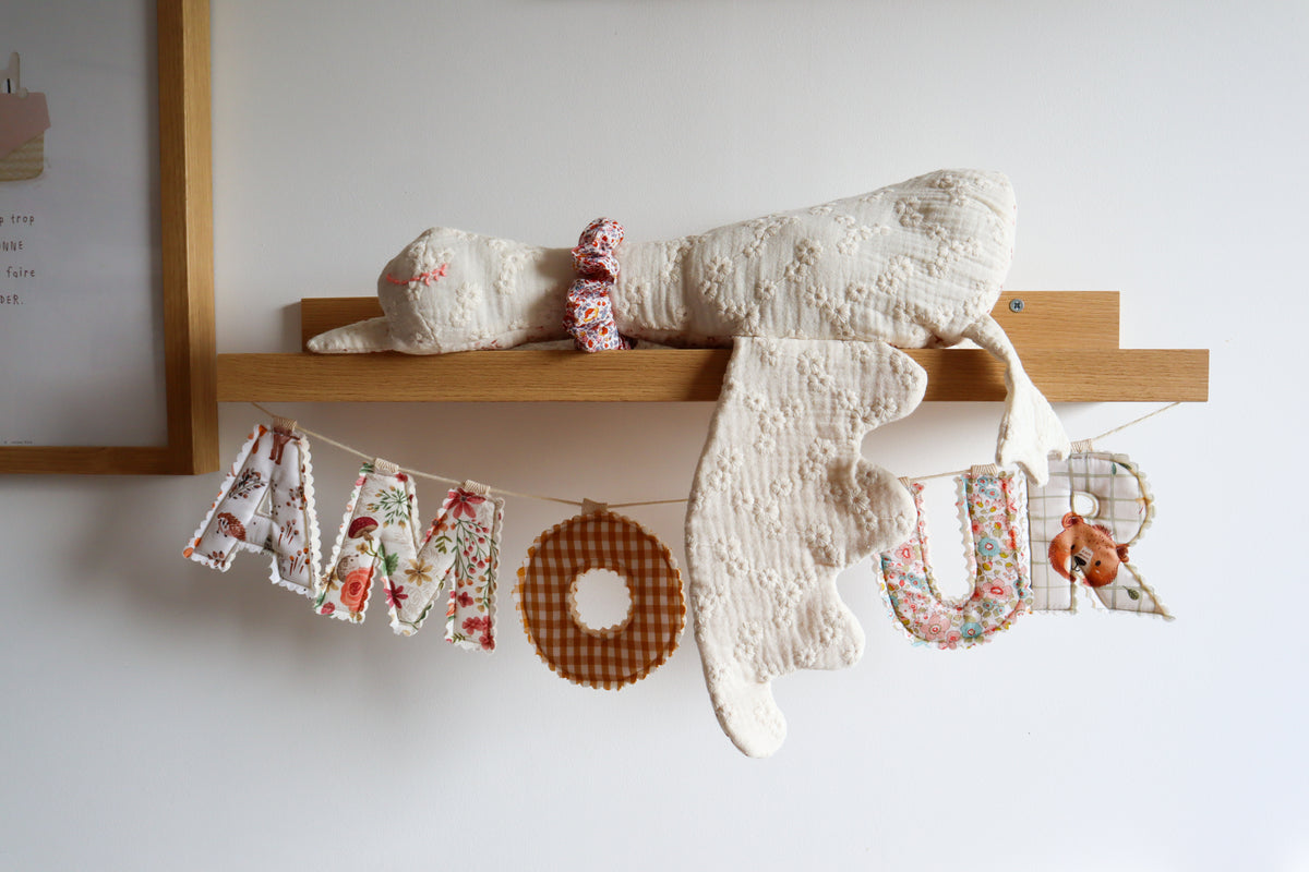 Coffret naissance peluche et guirlande personnalisée