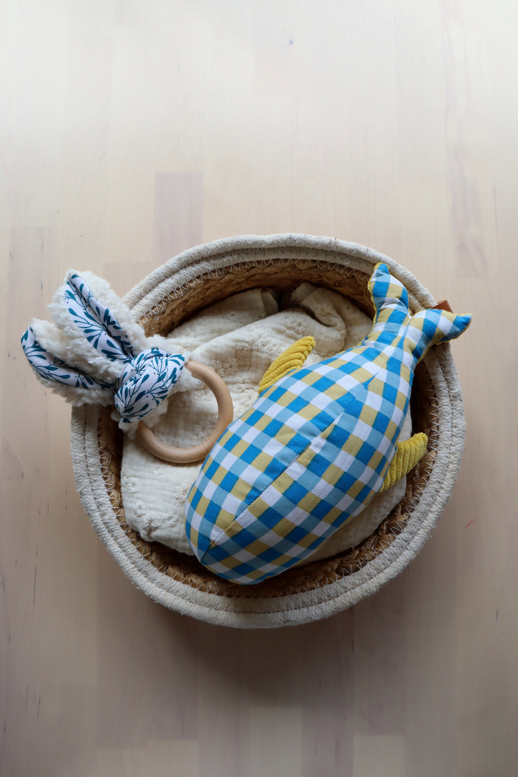 Coffret naissance personnalisable peluche baleine et hochet