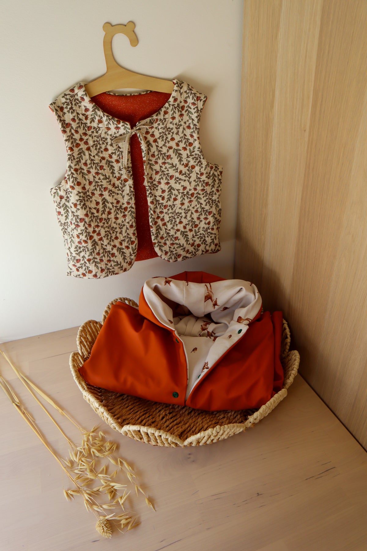 Coffret naissance personnalisable vêtements poncho gilet