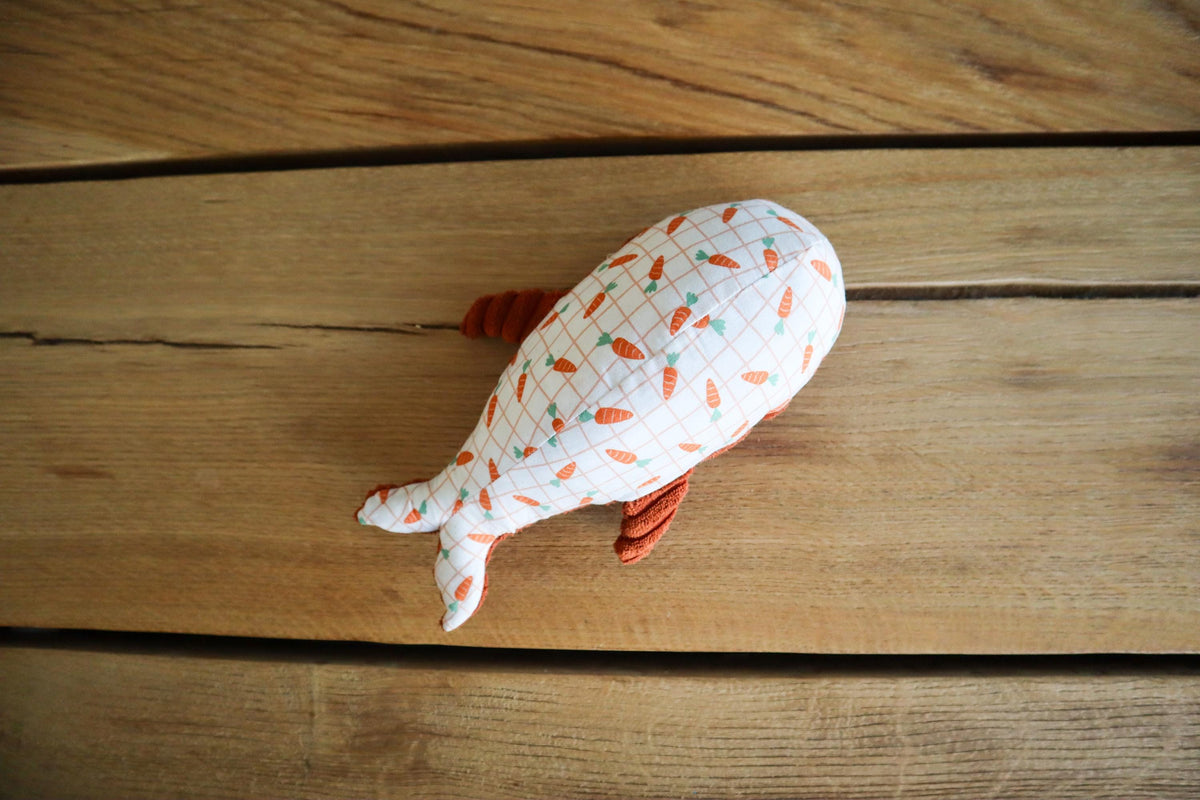 Doudou baleine pièce unique fait main