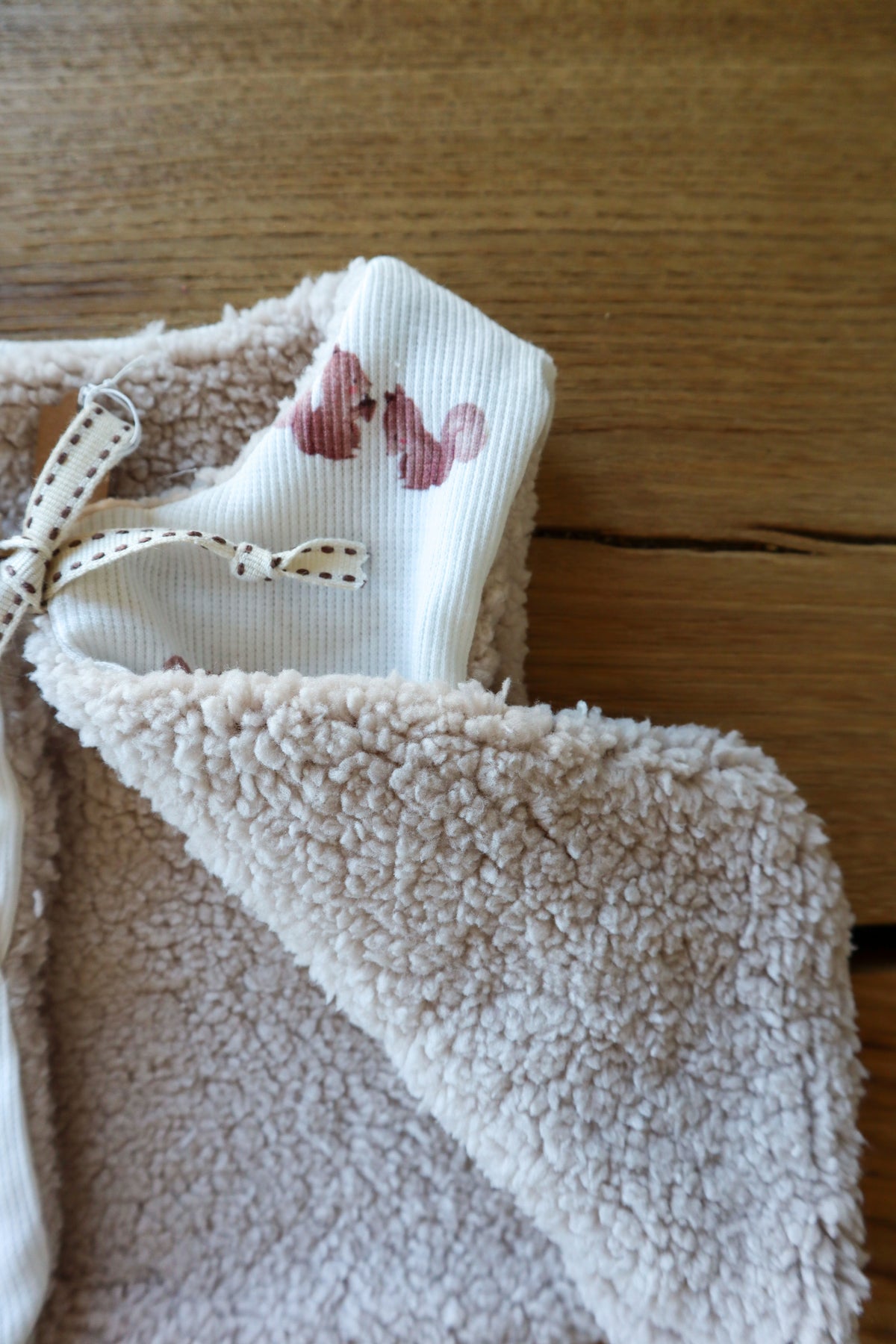 Gilet de berger bébé & enfant réversible – Motif écureuils