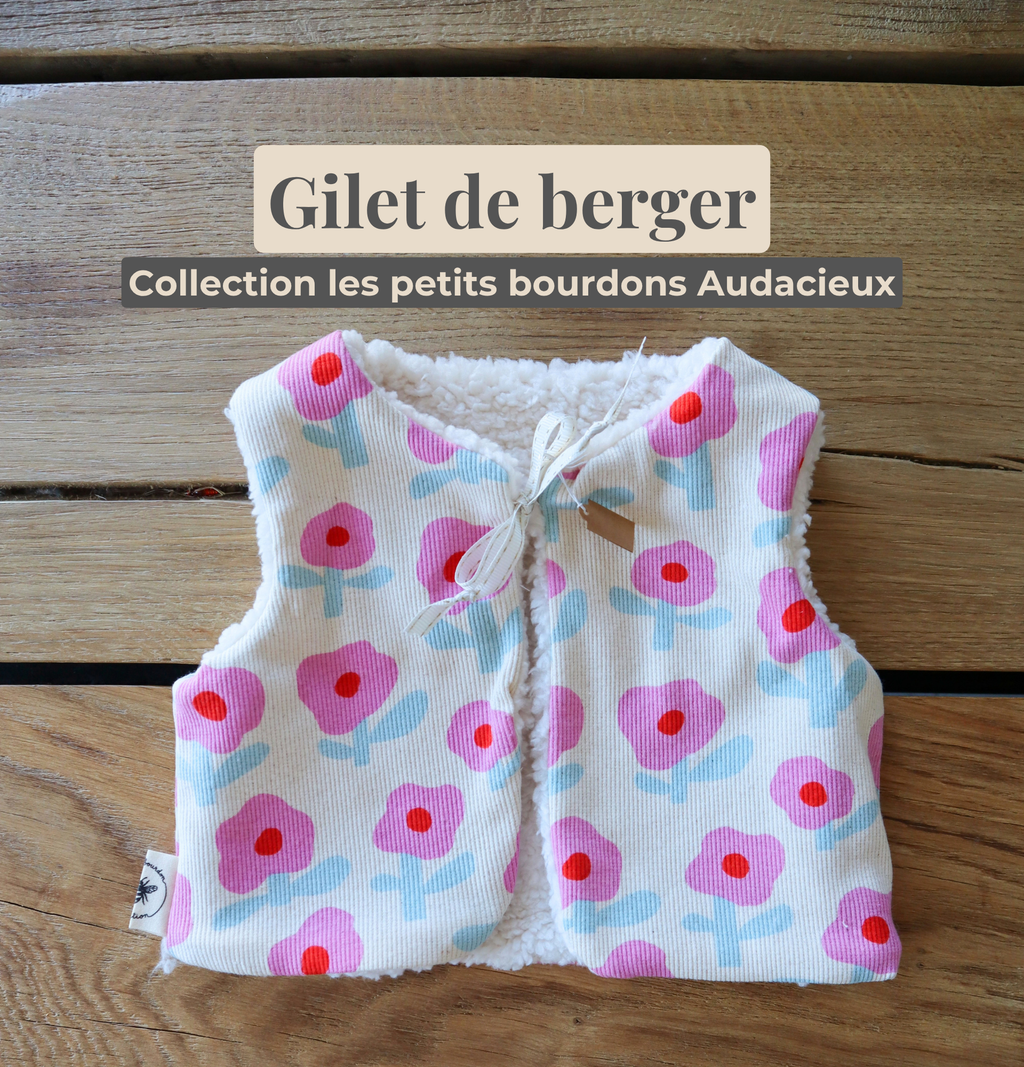 Gilet de berger bébé & enfant réversible – Motifs fleurs rose et bleu