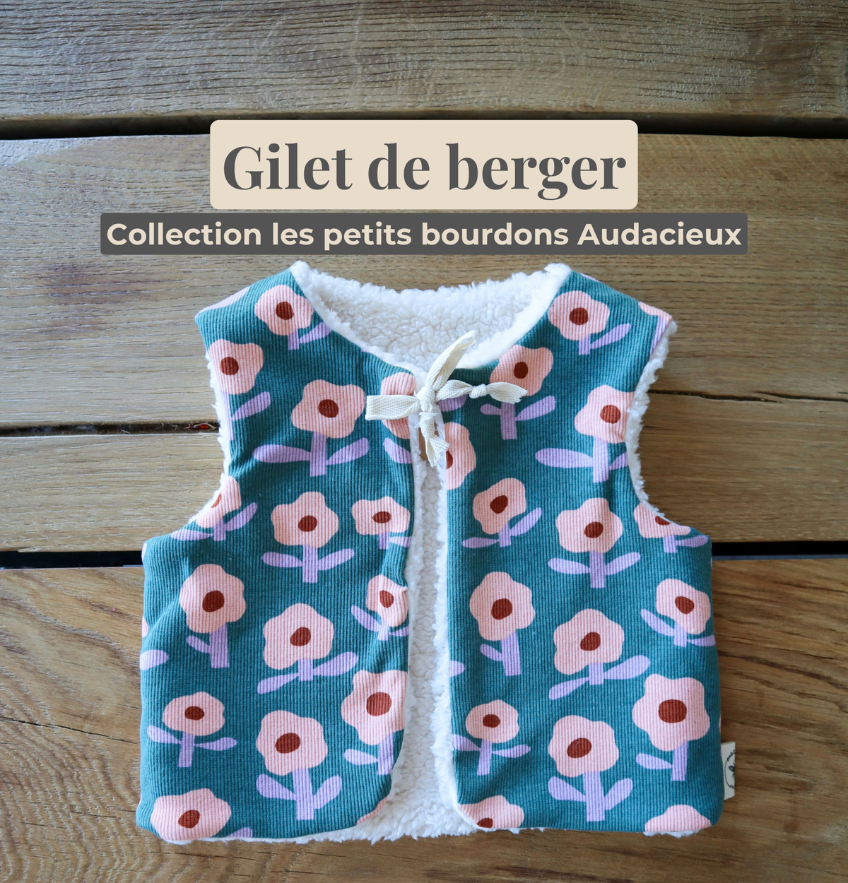 Gilet de berger bébé & enfant réversible – Motifs fleurs sur fond vert