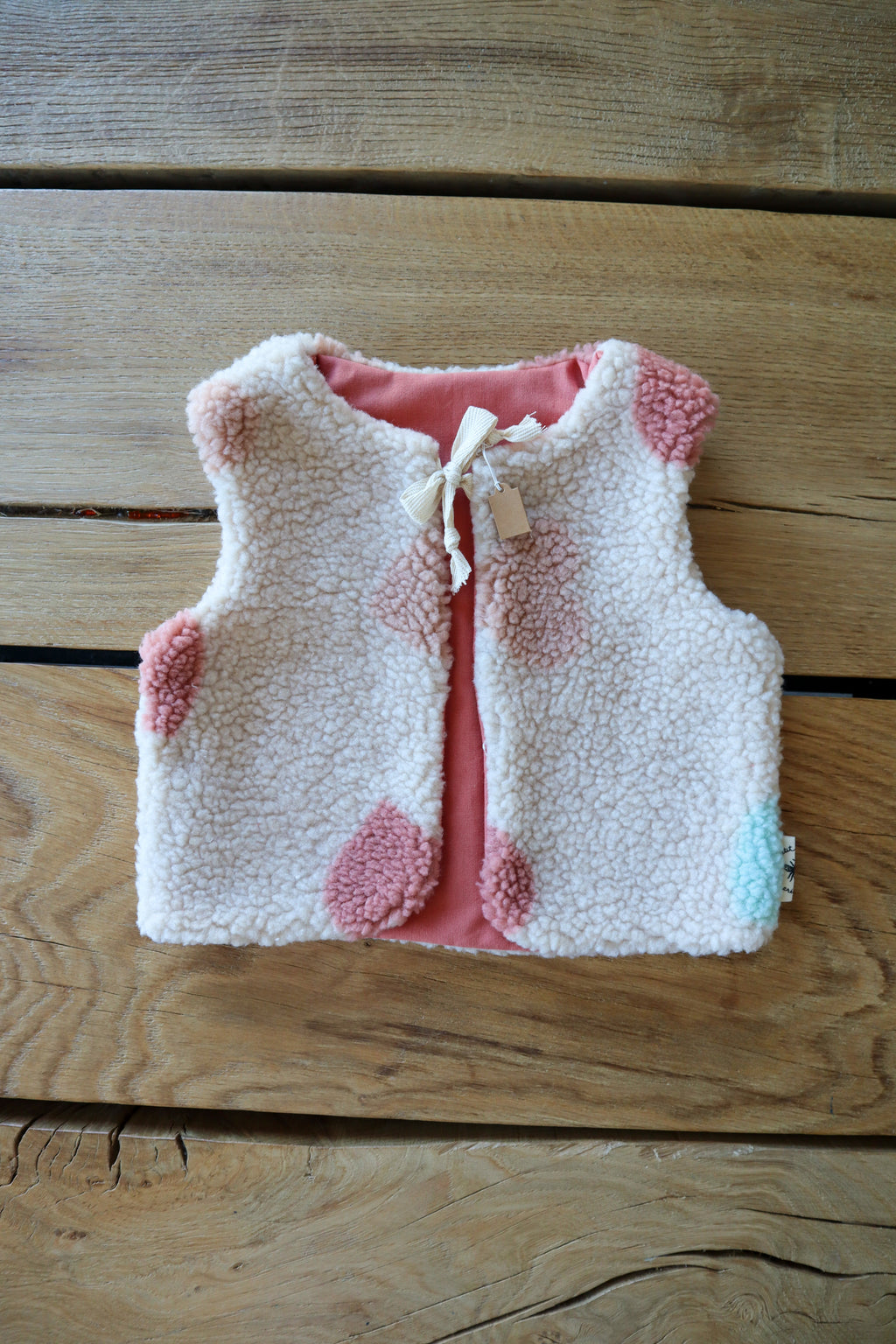Gilet de berger bébé & enfant réversible – Fourrure à motifs coeurs