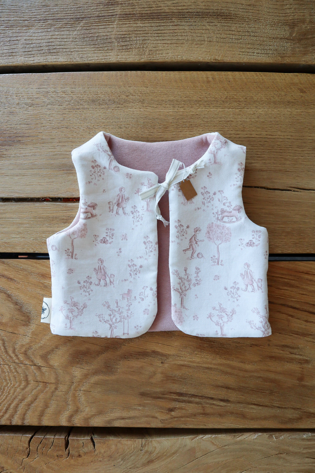Gilet de berger bébé & enfant réversible – Motifs toile de jouy rose