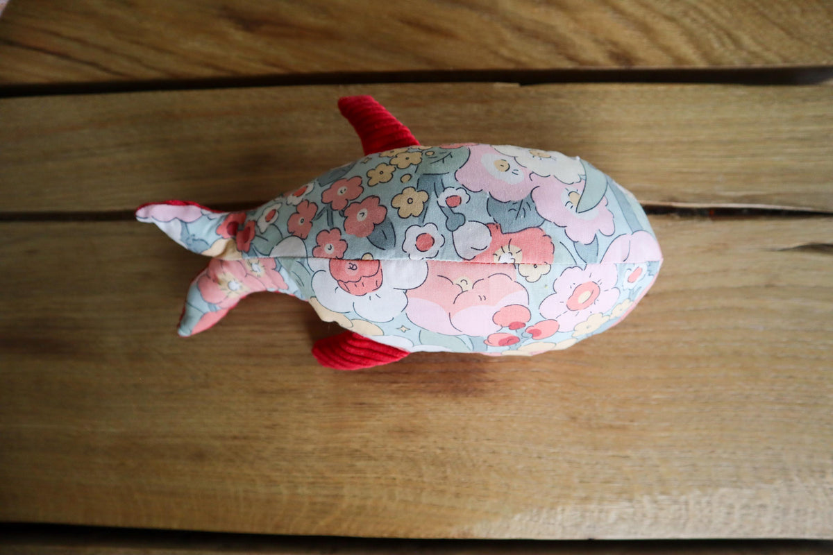 Peluche doudou baleine en tissu