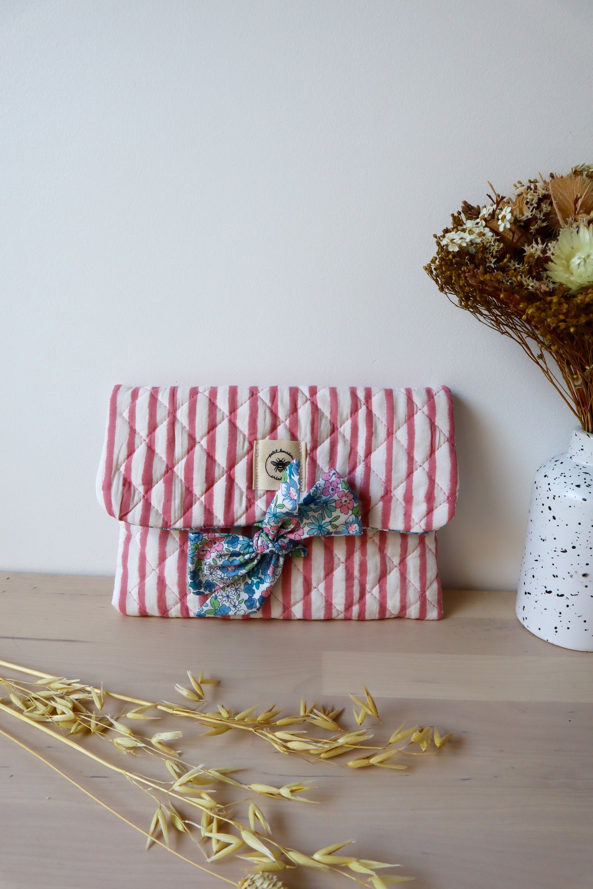 Pochette pour livre de poche en tissu fait main et personnalisable