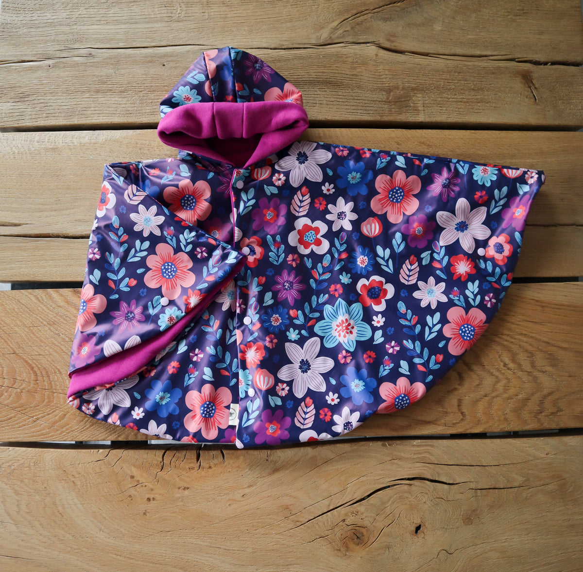 Poncho imperméable pour bébé tendance et fait main